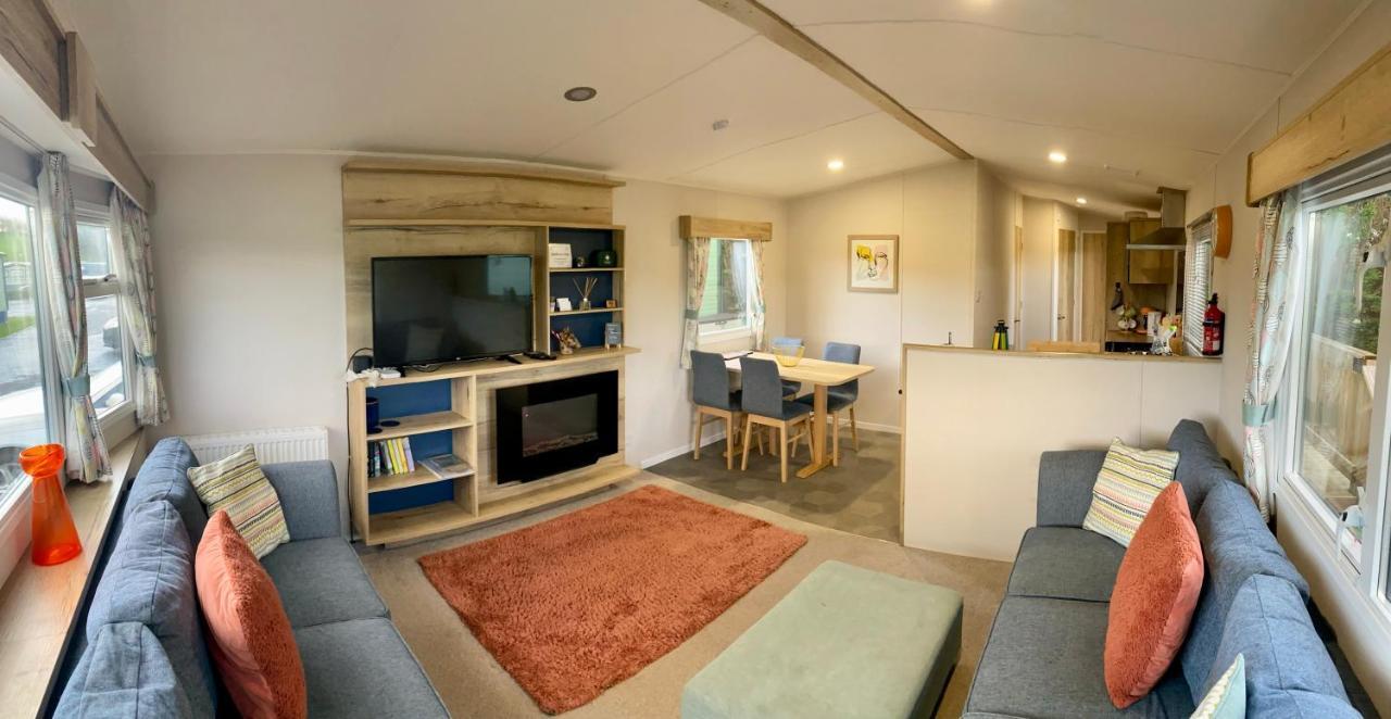 Appleblossom Lodge, Lido Leisure Park, Нерсборо Екстериор снимка