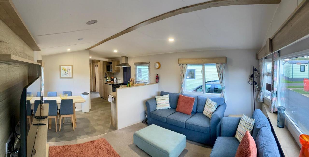 Appleblossom Lodge, Lido Leisure Park, Нерсборо Екстериор снимка